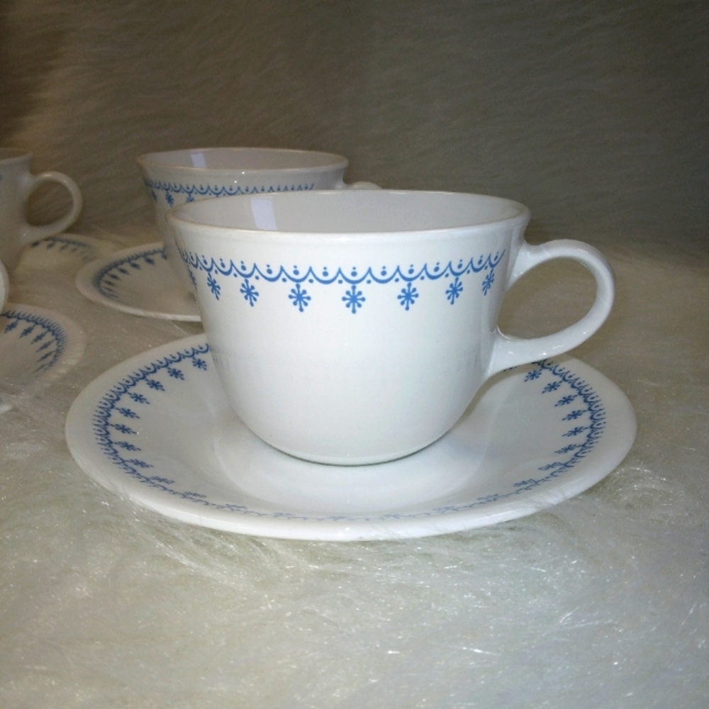 CORELLE CORNINGWARE Blue Snowflakes Cup & Saucer, 4 sets